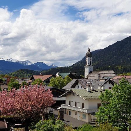Bunter Hirsch Ferienwohnung Im Garmischer Zentrum Extérieur photo