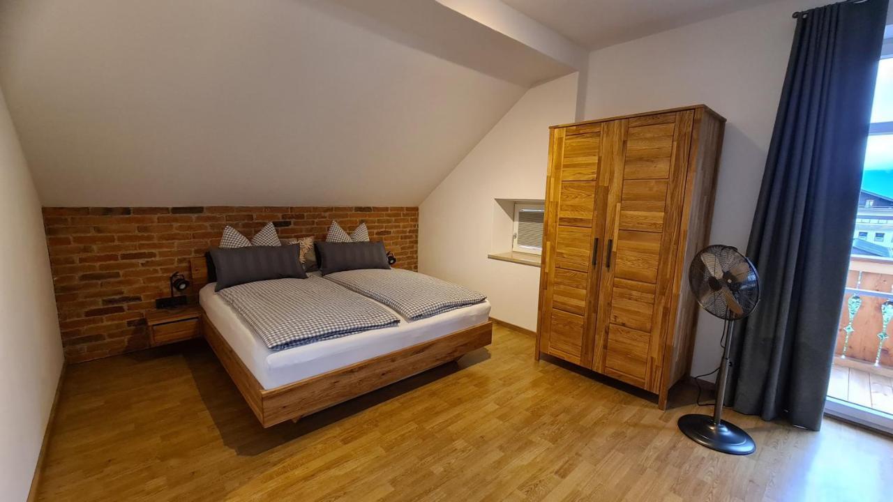 Bunter Hirsch Ferienwohnung Im Garmischer Zentrum Extérieur photo