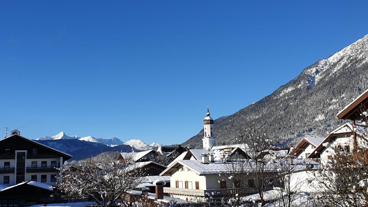 Bunter Hirsch Ferienwohnung Im Garmischer Zentrum Extérieur photo