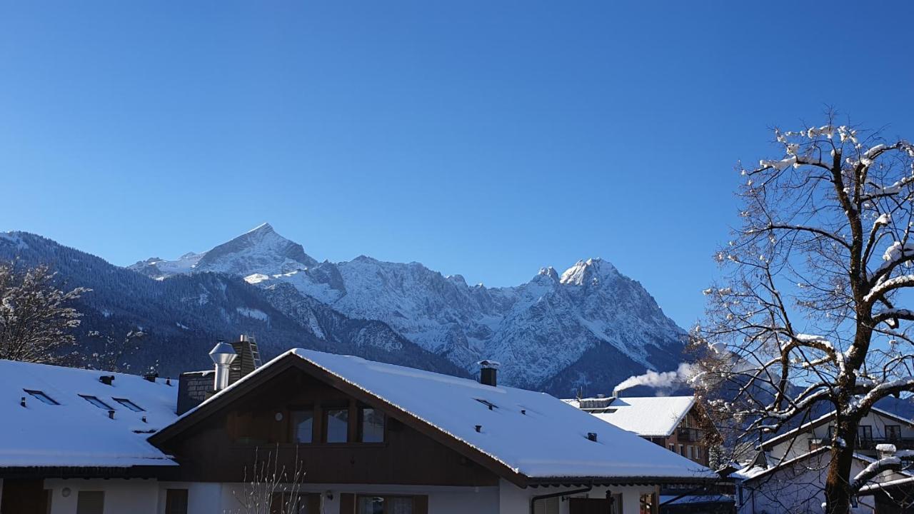 Bunter Hirsch Ferienwohnung Im Garmischer Zentrum Extérieur photo